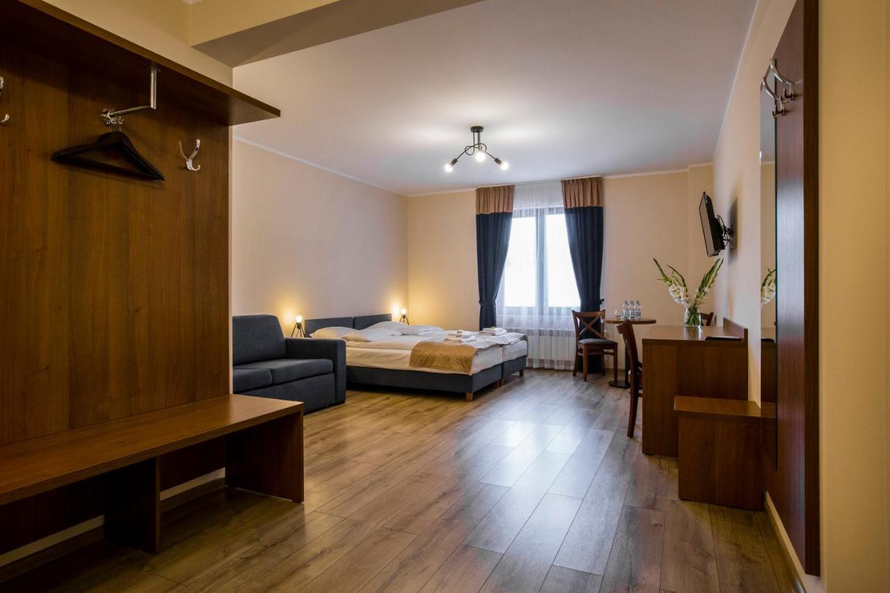 Hotel Gosciniec Ceglane Katy Dwikozy Esterno foto