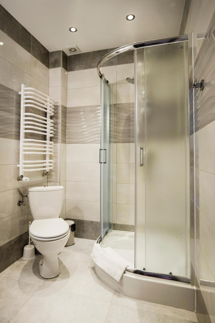 Hotel Gosciniec Ceglane Katy Dwikozy Esterno foto