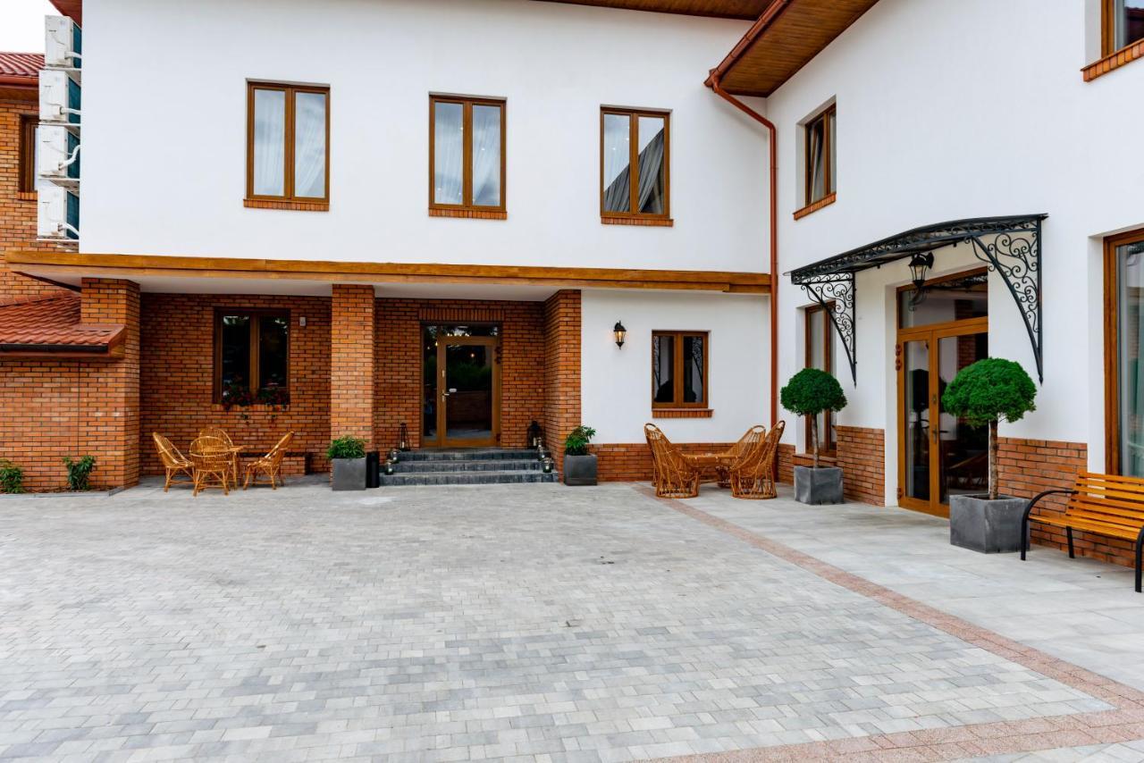 Hotel Gosciniec Ceglane Katy Dwikozy Esterno foto