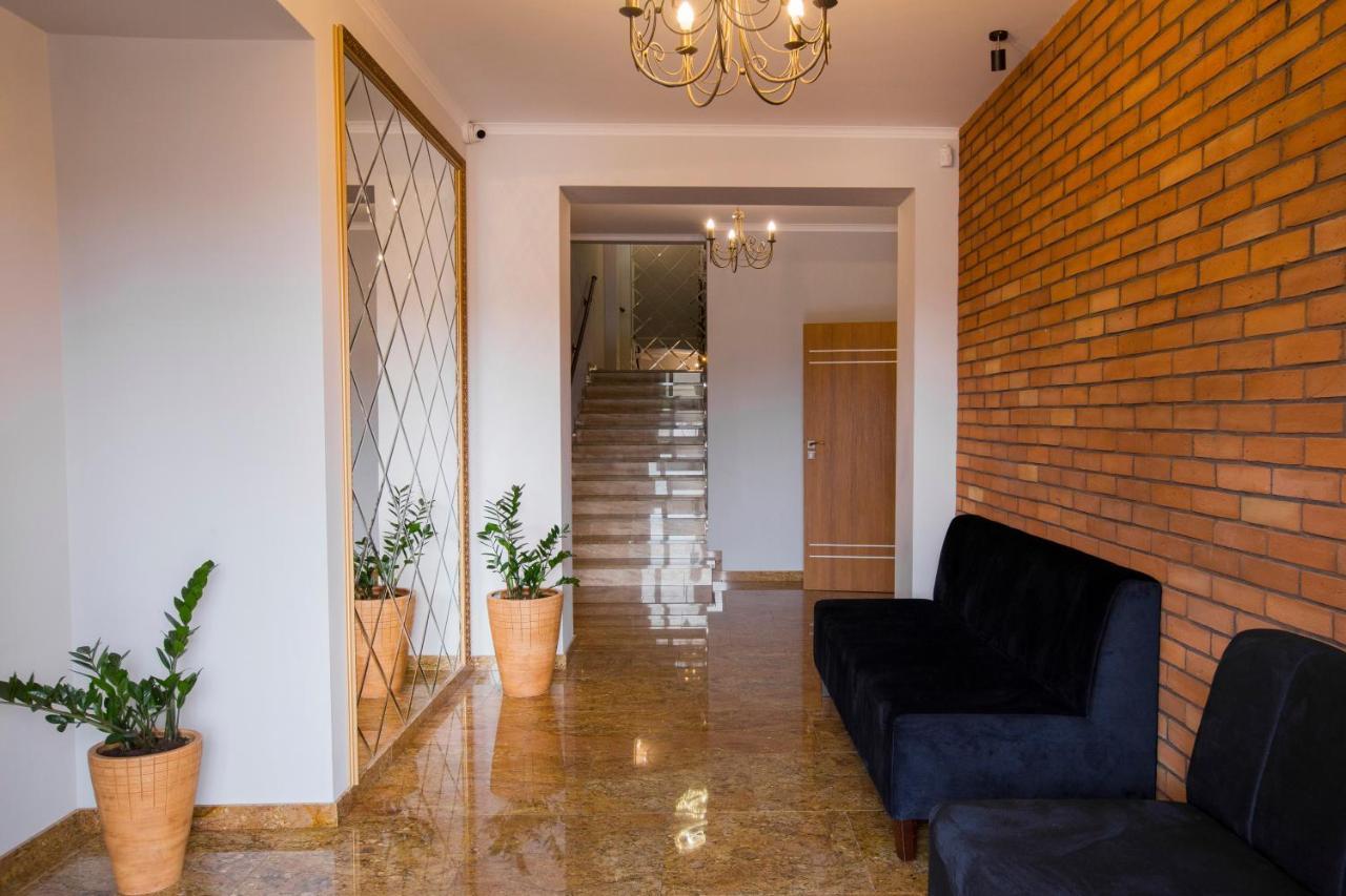 Hotel Gosciniec Ceglane Katy Dwikozy Esterno foto