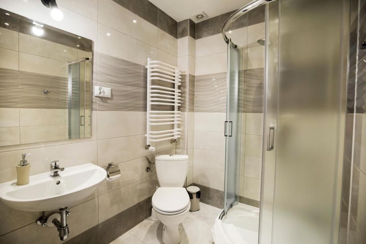 Hotel Gosciniec Ceglane Katy Dwikozy Esterno foto
