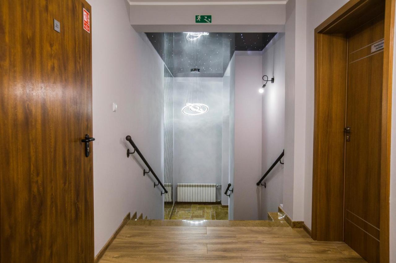 Hotel Gosciniec Ceglane Katy Dwikozy Esterno foto