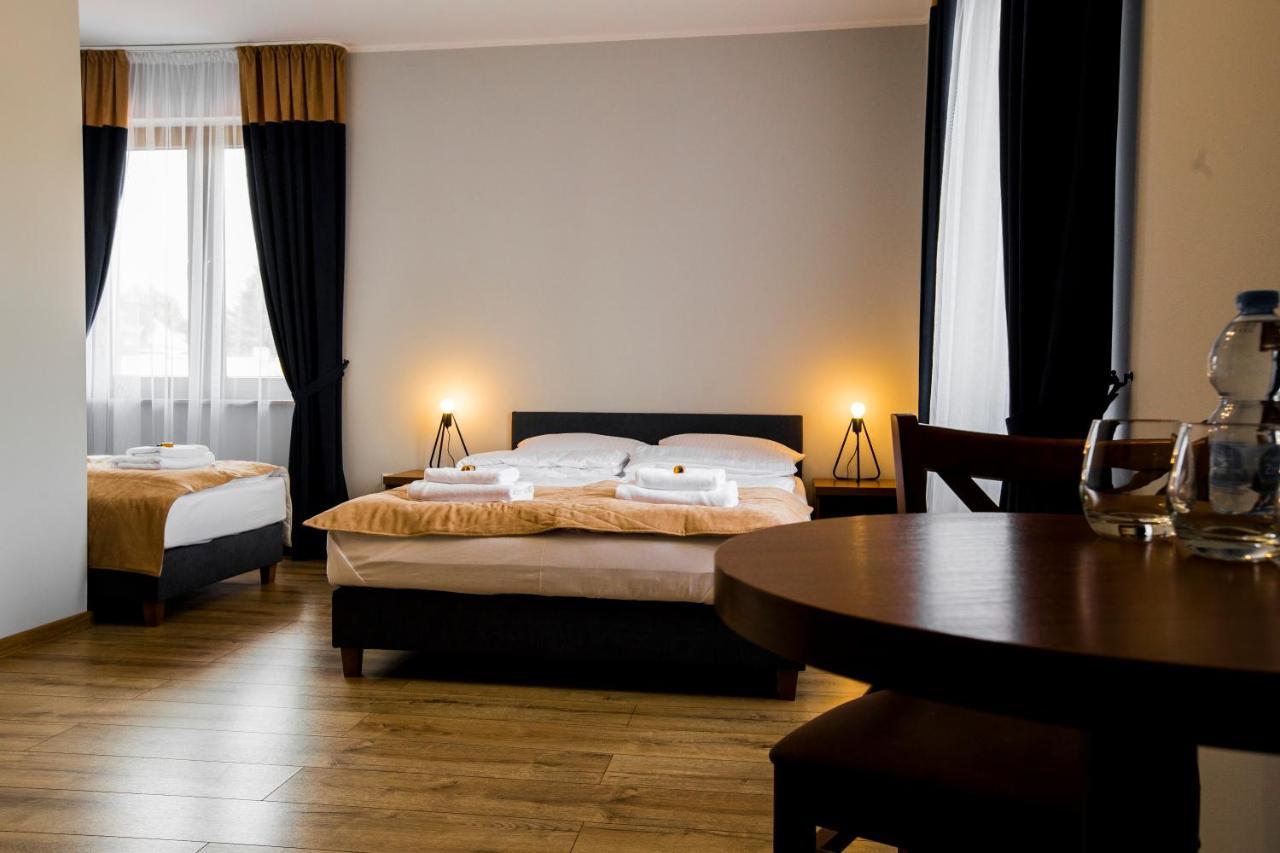 Hotel Gosciniec Ceglane Katy Dwikozy Esterno foto
